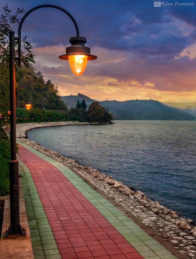Apartman Julija Donji Milanovac Dış mekan fotoğraf