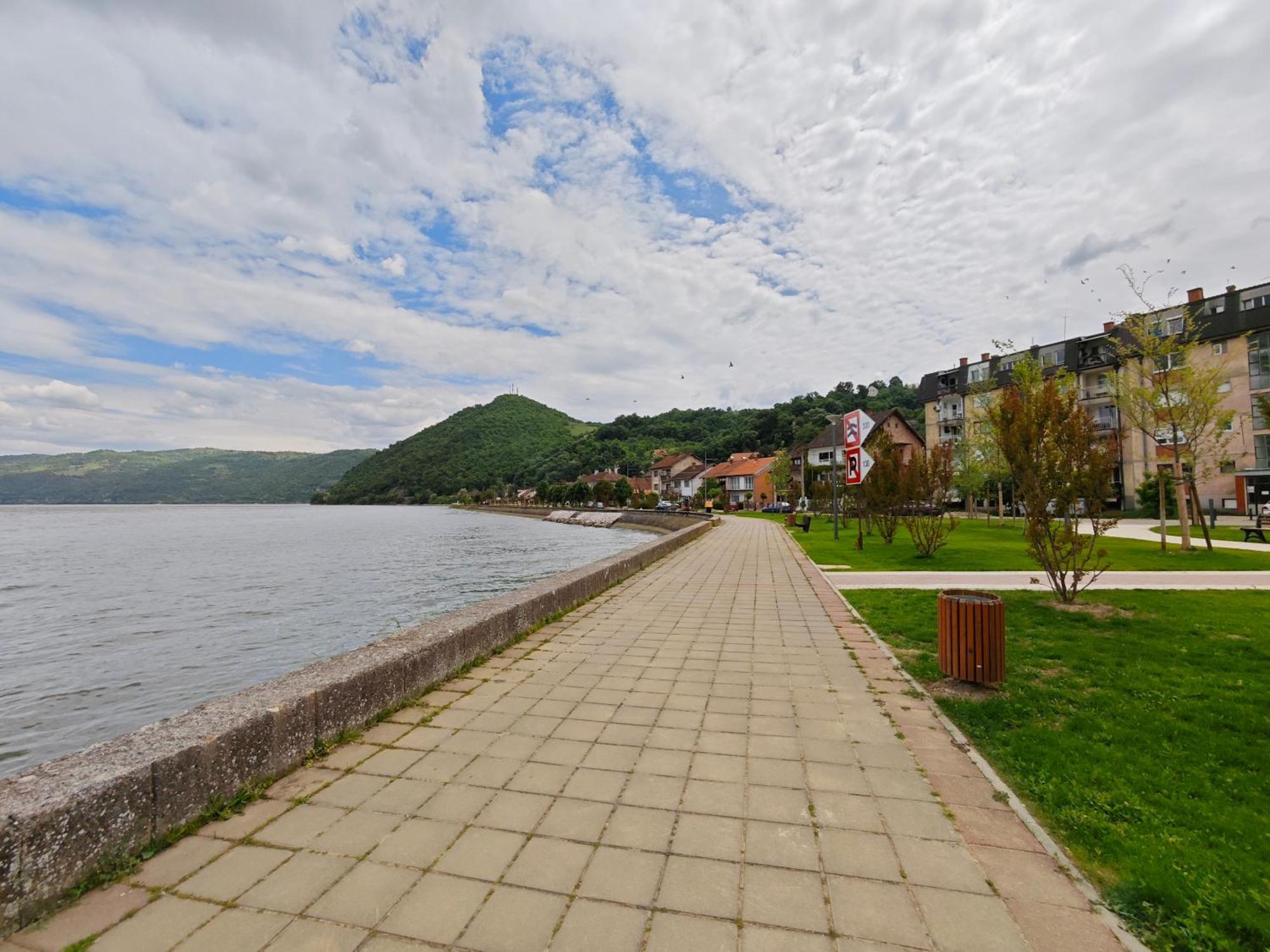 Apartman Julija Donji Milanovac Dış mekan fotoğraf