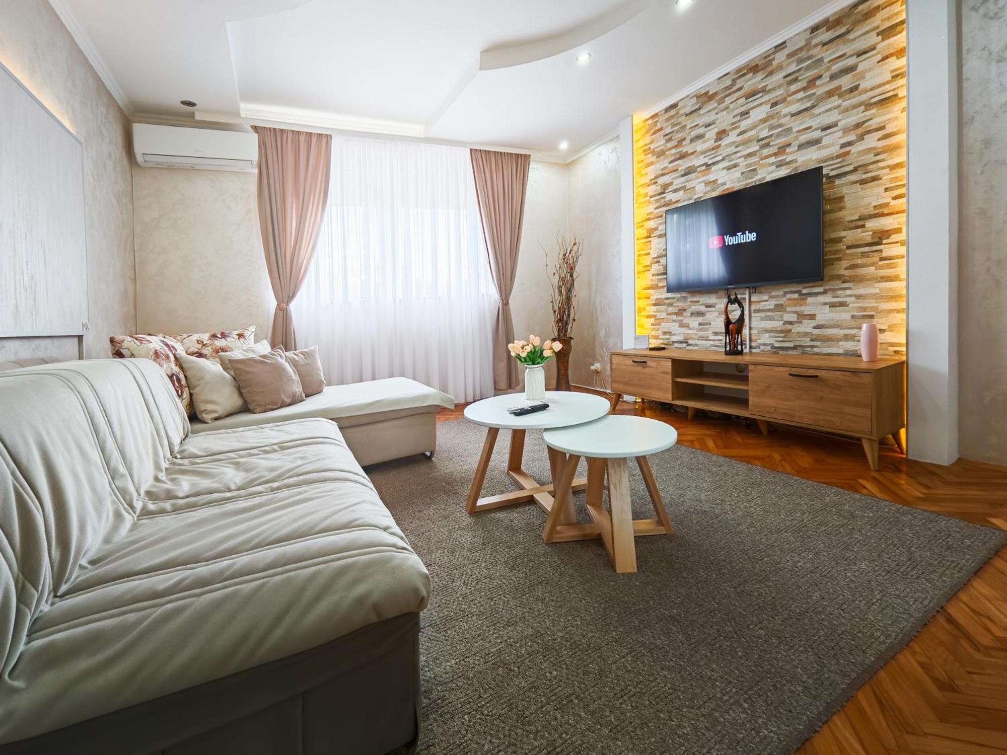 Apartman Julija Donji Milanovac Dış mekan fotoğraf